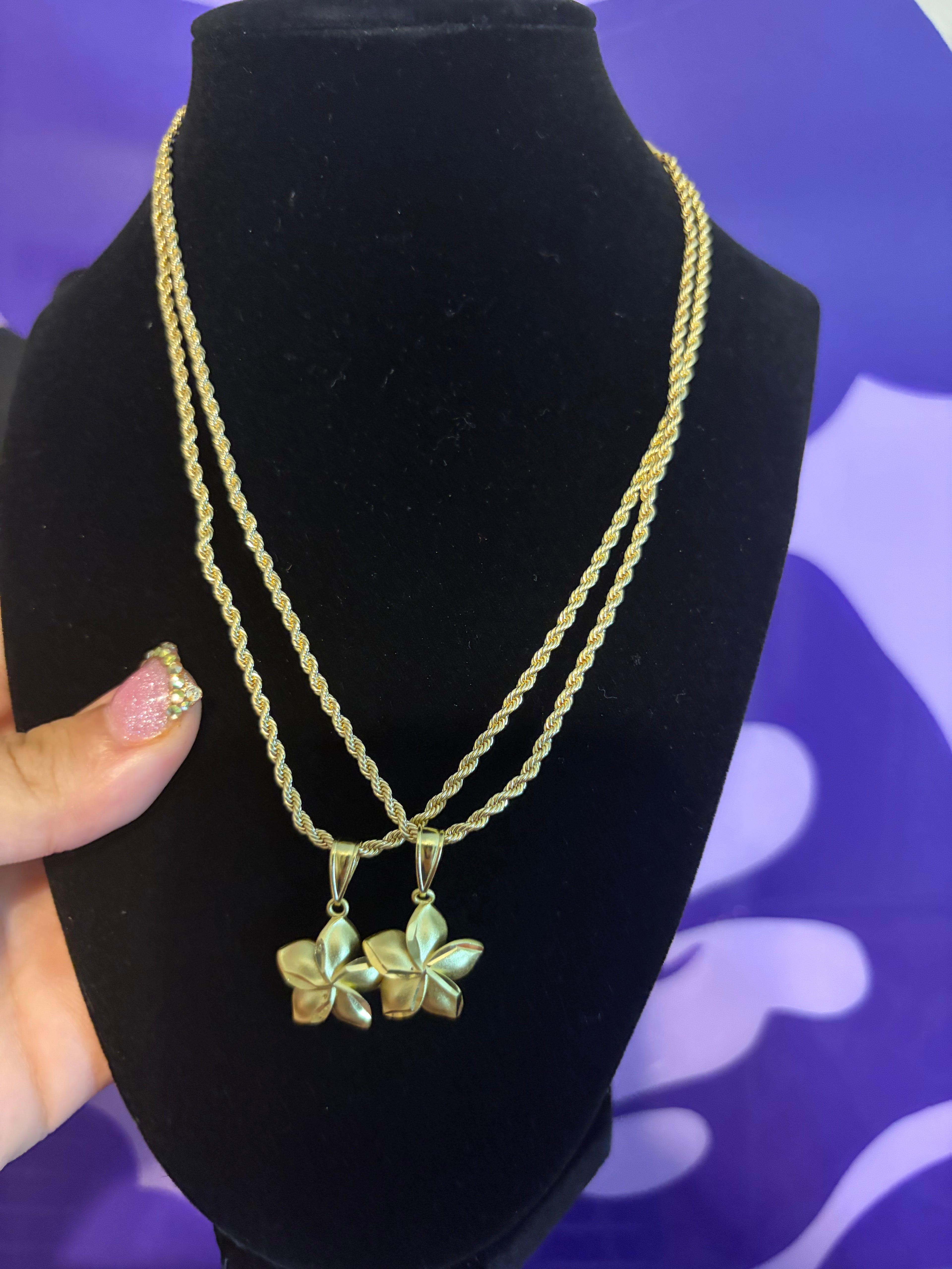 HAWAIIAN FLOWER NECKLACE