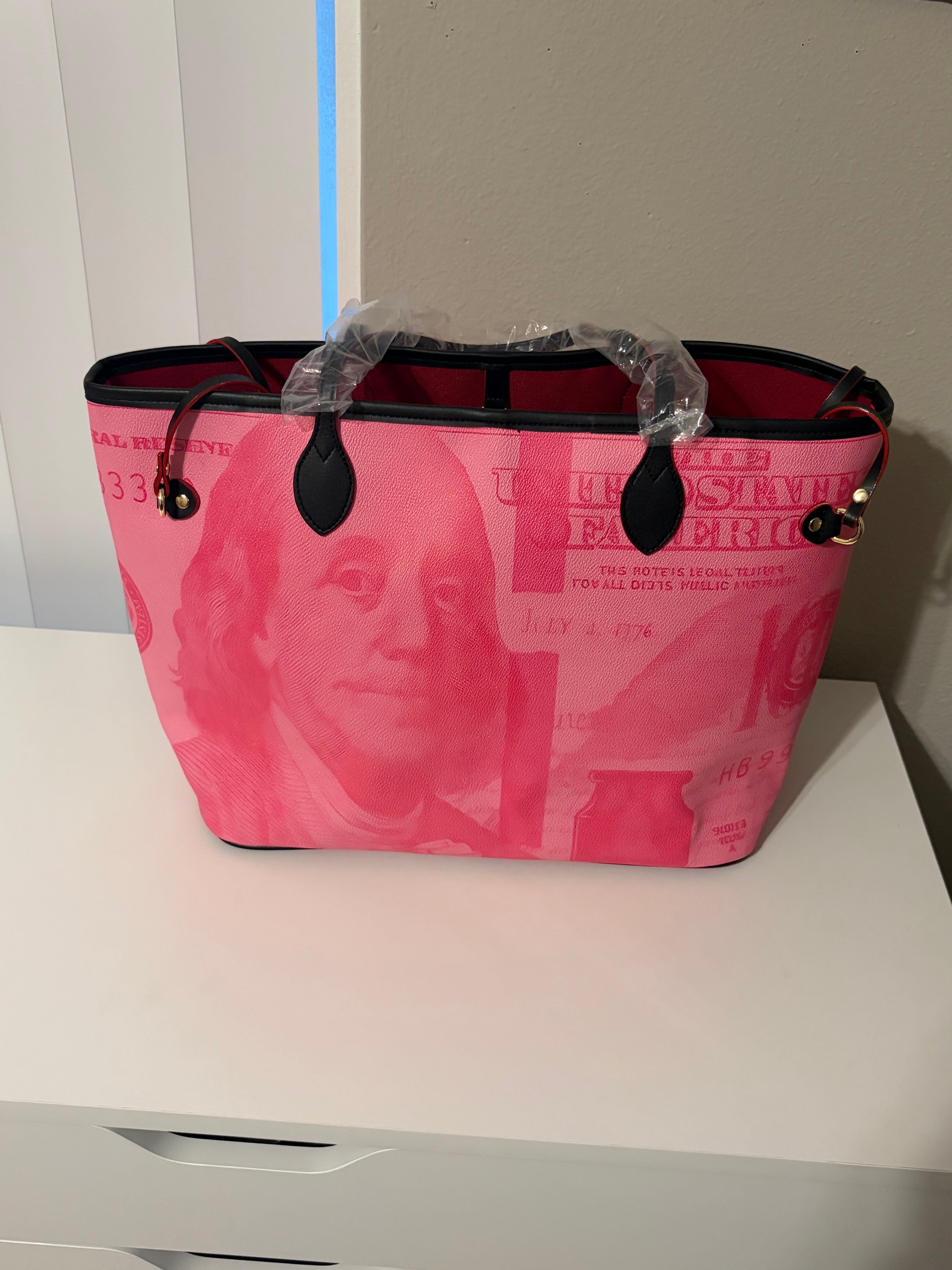 $MONEY TOTE